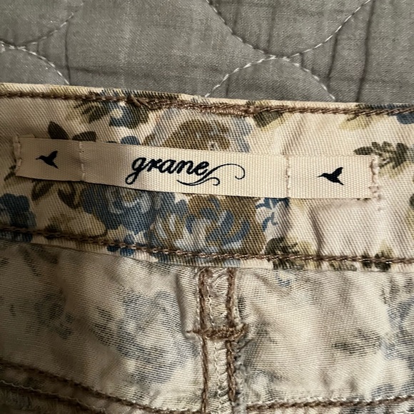 GRANE~FORAL SHORTS~7 - Picture 2 of 6